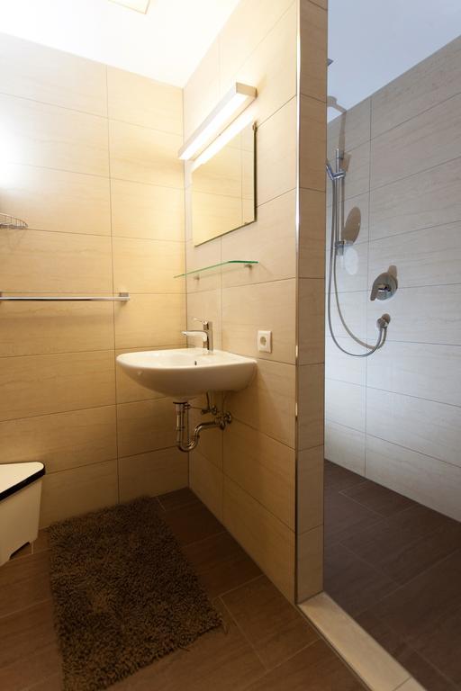 Rutsche Hostel Wenns Szoba fotó